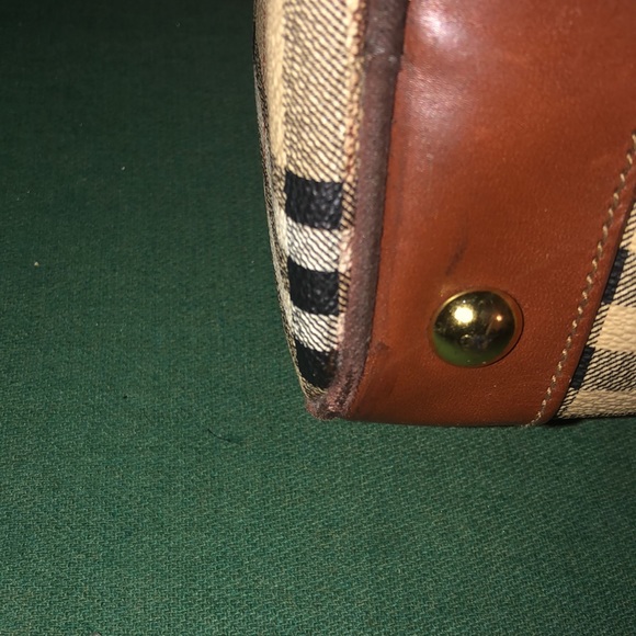 Burberry - Picture 8 of 15